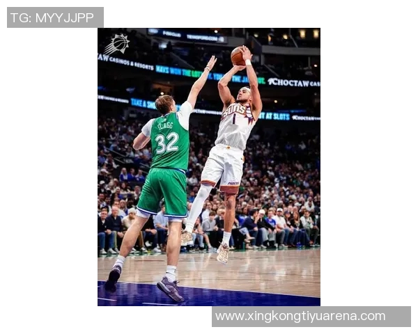 布克全能表现助力球队胜利16投10中罚球9中11贡献30分9篮板5助攻2抢断正负值高达21