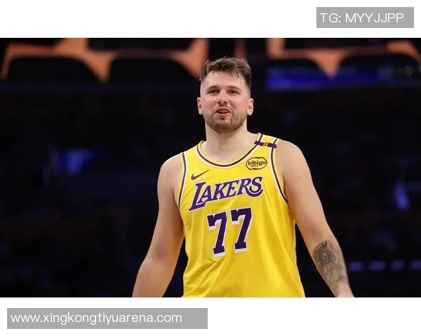 湖人全场失误频频东詹里合计17次东契奇独自9次表现堪忧 湖人全场失误频频东詹里合计17次东契奇独自9次表现堪忧