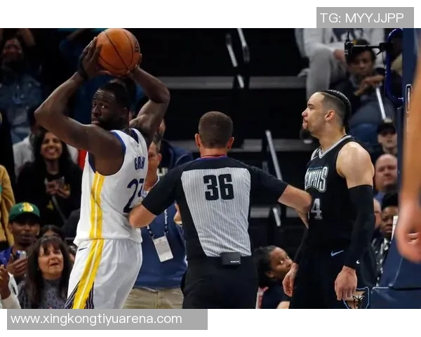 狄龙火力全开18投10中豪取27分助球队力克对手展现超强实力 狄龙火力全开18投10中豪取27分助球队力克对手展现超强实力