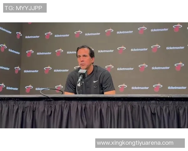 斯波谈球队风格与默契提升希罗鲍威尔配合日益默契助力胜利 斯波谈球队风格与默契提升希罗鲍威尔配合日益默契助力胜利