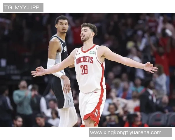 浓眉不愿长期担任中锋角色帕金斯对其态度感到失望期待新赛季使命感